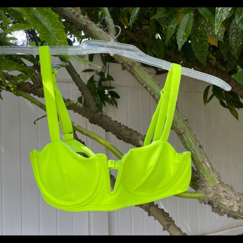 Neon Yellow Bikini Set!